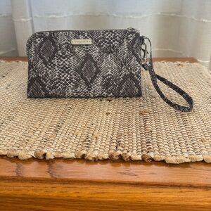 Baggallini wristlet